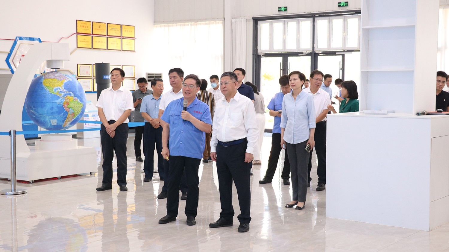 網(wǎng)站用-山東省副省長(zhǎng)周立偉蒞臨天瑞重工考察調(diào)研